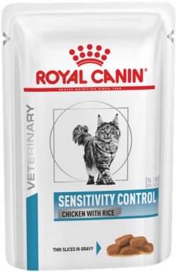 Упаковка влажного корма Royal Canin Sensitivity Control Feline Chicken Pouches для кошек при пищевой аллергии/ непереносимости